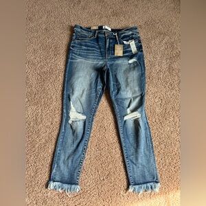 BKE BRAND NEW WITH TAGS UNIVERSAL FIT
HIGH RISE ANKLE SKINNY-PARKER